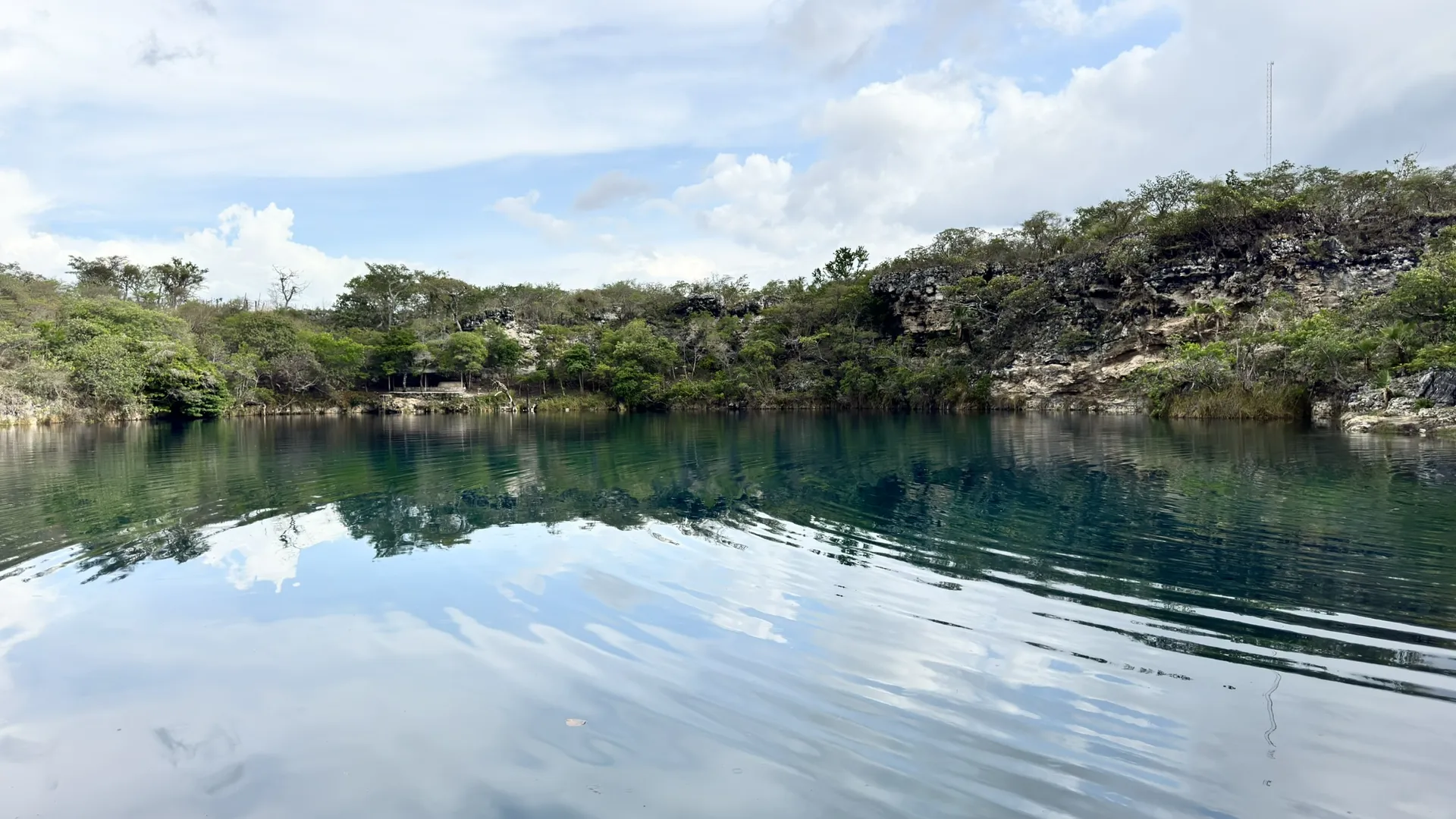 Vista panorámica del Cenote Chucumaltik