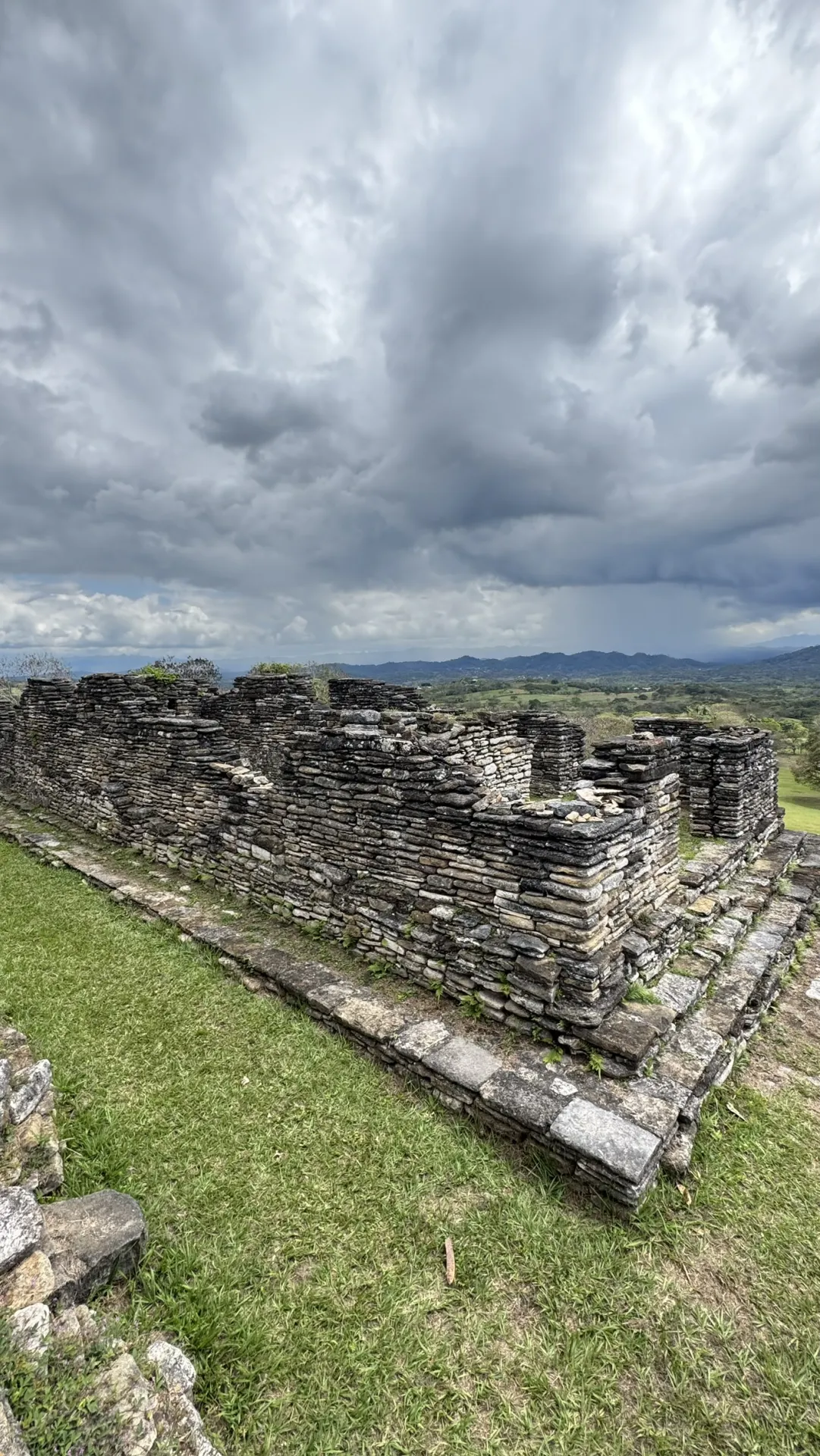 Vestigios de Toniná con el valle de Ocosingo al fondo